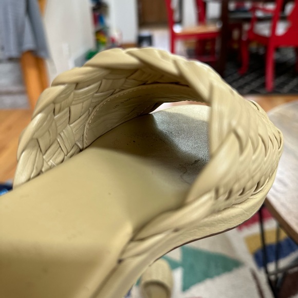 Like new VINCE rumi sandals - Picture 6 of 8